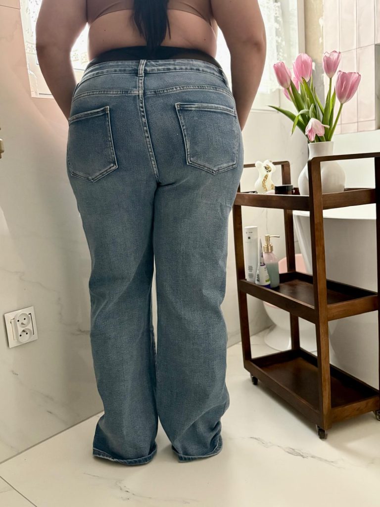Jeansy Booty jasny denim M-4XL