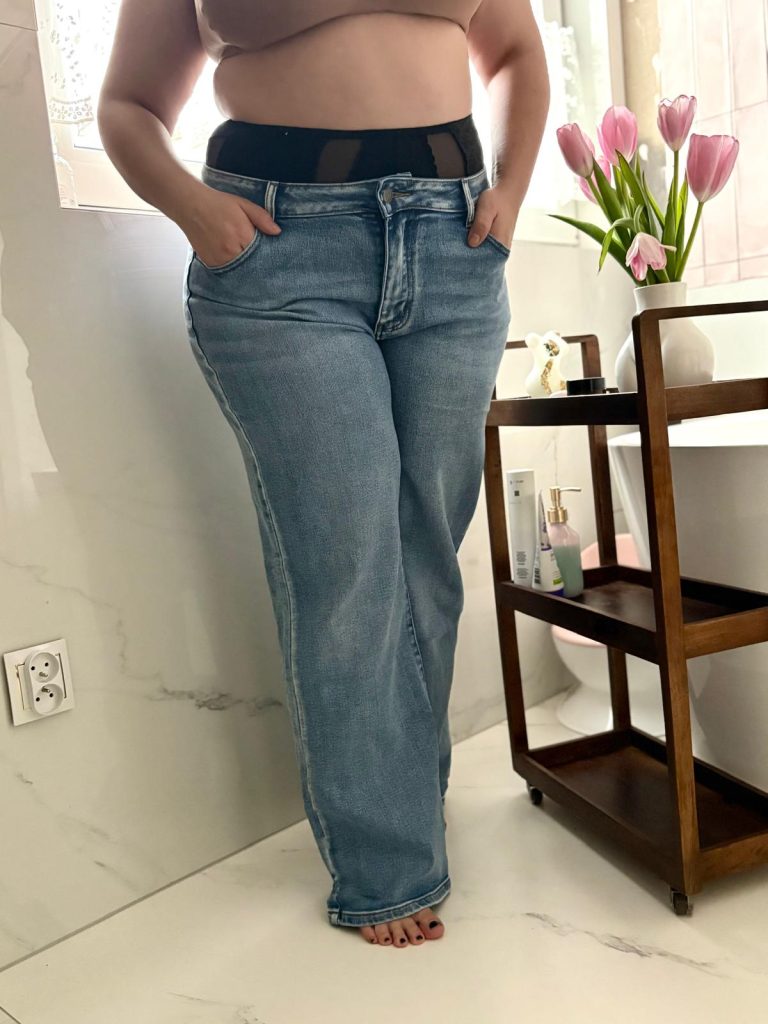 Jeansy Booty jasny denim M-4XL