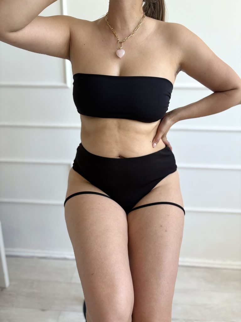 Biustonosz kąpielowy typu bandeau 🦢M/L