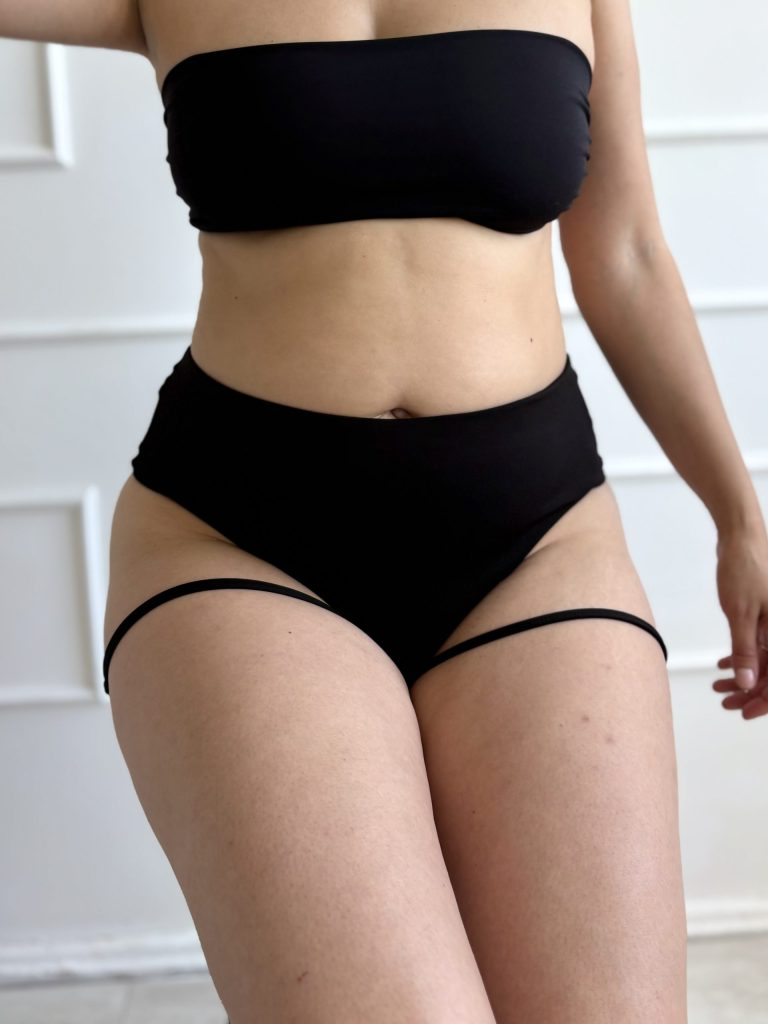 Biustonosz kąpielowy typu bandeau 🦢M/L