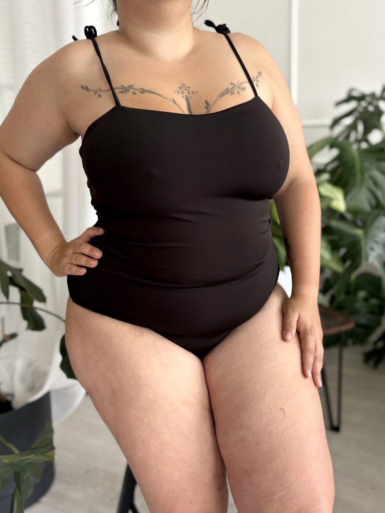 Kostium jednoczęściowy Swan 🦢 czarny plus size