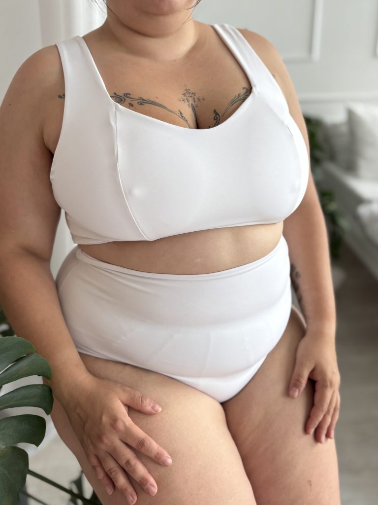 Biustonosz kąpielowy Swan  Plus Size 🦢 kokosowa biel