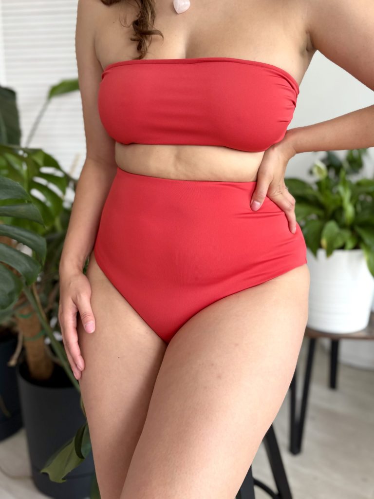 Biustonosz kąpielowy typu bandeau 🦢M/L truskawkowy