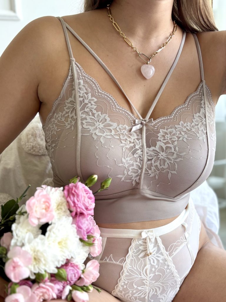 Top koronkowy Romantic fango