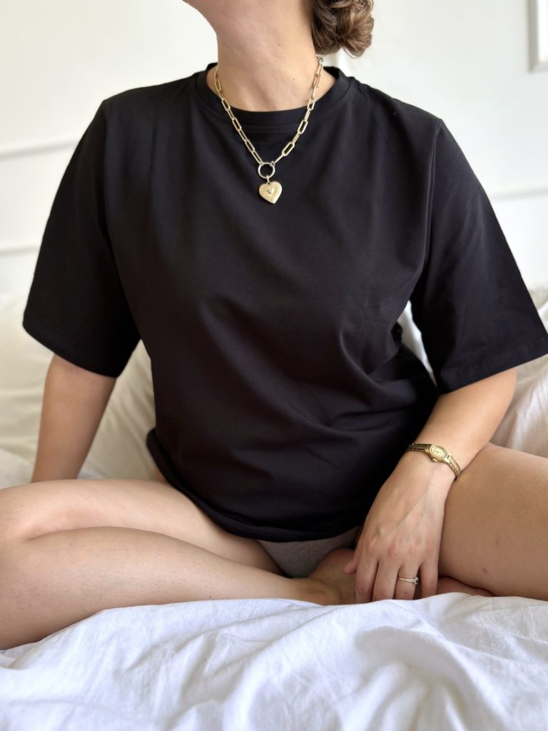 Basicowy czarny t-shirt