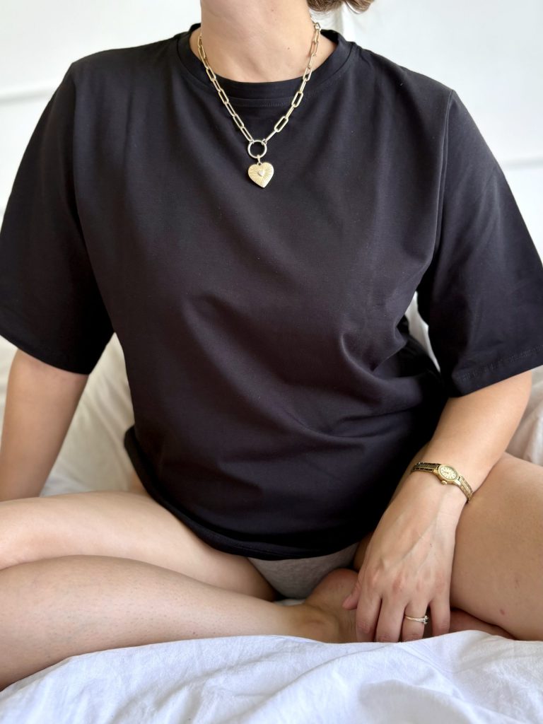 Basicowy czarny t-shirt