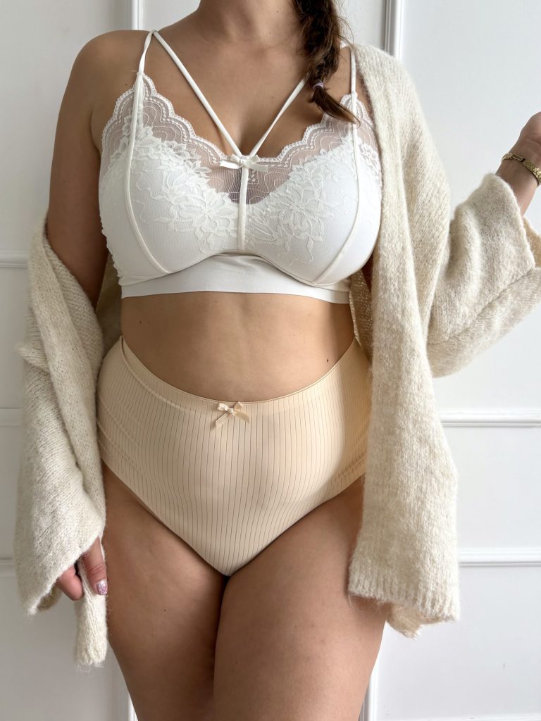 Sweter La Beau biszkoptowy
